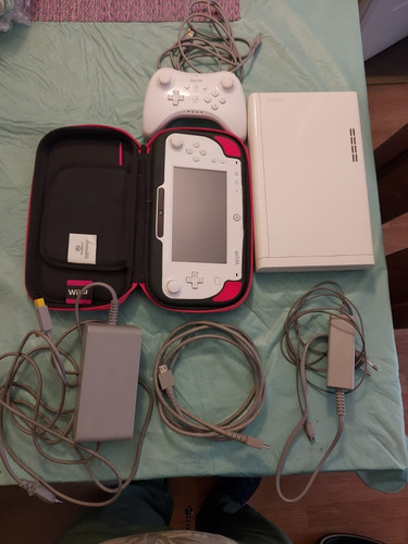 Consola Wii U + Game Pad Con Estuche + Control Pro +4 Juegos