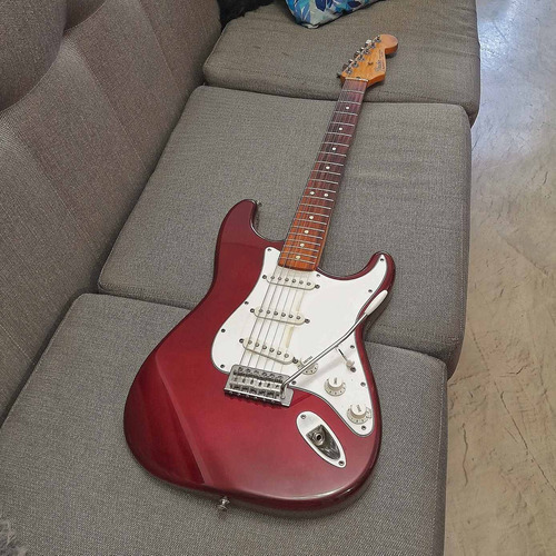 Guitarra Fender Stratocaster Standard Candy Apple Red Mexico