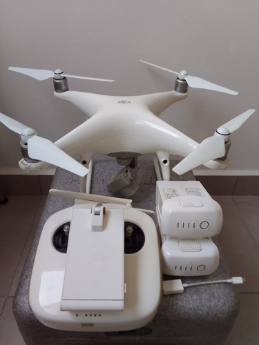 Drone Dji Phantom 4 Com Câmera 4k White 2 Bateria