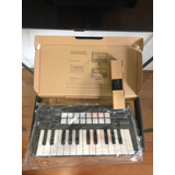 Controlador Novation Launchkey Mini Mk3 25 Teclas