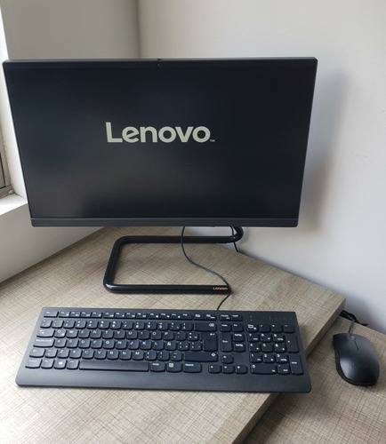 Computador Todo En Uno Lenovo Ryzen 3, 4 Gb 1 Tera 