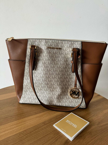 Cartera Michael Kors Charlotte Large Logo