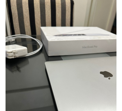 Apple Macbook Pro 13 2019 - 256 Gb- 8gb Ram Touchbar