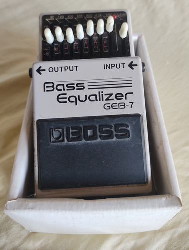 Pedal De Efeito Boss Bass Equalizer Geb-7  Cinza