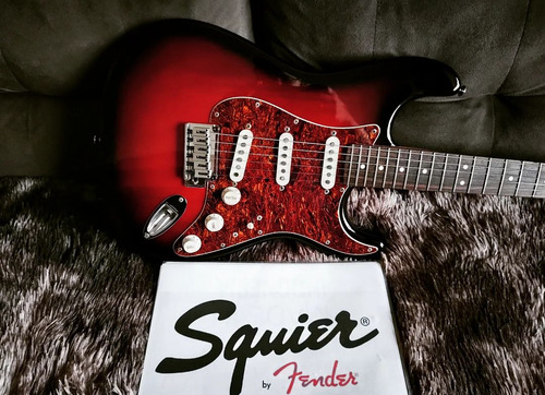 Guitarra Squier Standard By Fender N Gibson Tagima Ibanez Sx