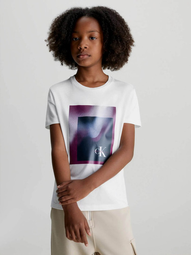 Playera Blanca Frente Estampado Calvin Klein Infantil Unisex