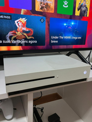 Xbox One S 500gb Branco + 3 Jogos Mídia Física