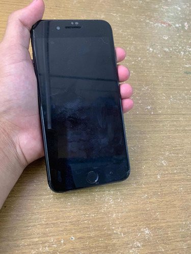 Smartphone iPhone 8 Plus 64gb Com Tela Traseira Trincada.