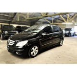 Mercedes Benz B180 At Impecable!