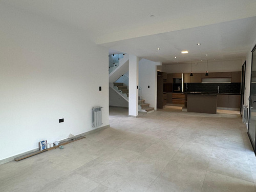 Venta Apto Credito - Casa - 3 Dormitorios Escritorio Las Cañitas Barrio Privado - Imagen 2
