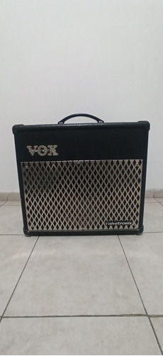 Amplificador De Guitarra Vox Valvetronix 30 W
