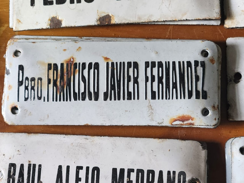 Cartel Antiguo Enlozado De Calle Pbro Francisco  Fernandez 