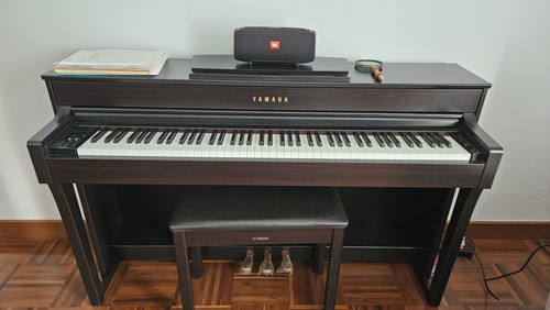 Piano Yamaha Clarinova Clp-635