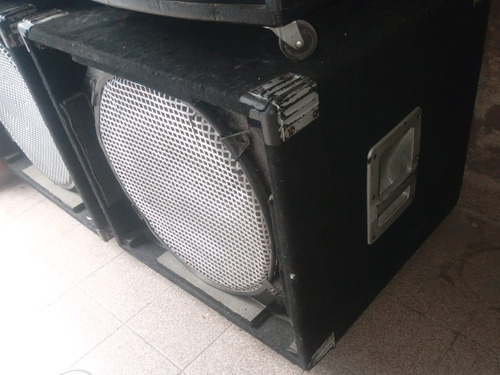 Bafle Subwoofer 18' Yahro Nacional 600w