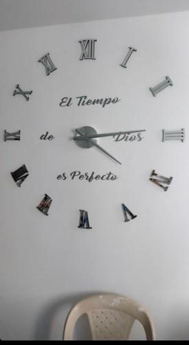 Reloj De Pared 3d Tamaño 100 X 100 Cm + Frase En Vinilo 