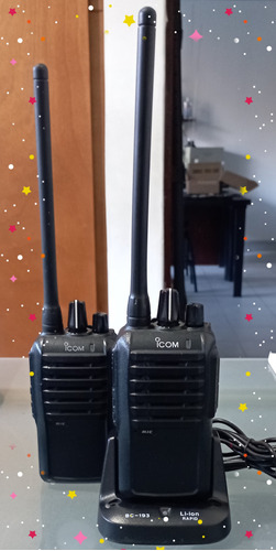 Radio Portatil Icom 16 Canales Vhf 5watts Completos 