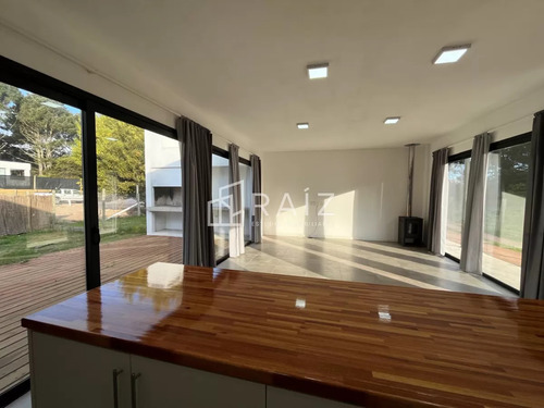 Casa 2 Dormitorios Venta Parque Burnett