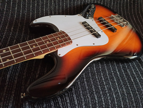 Bajo Squier Jazz Bass Affinity Permutas  Tarjetas