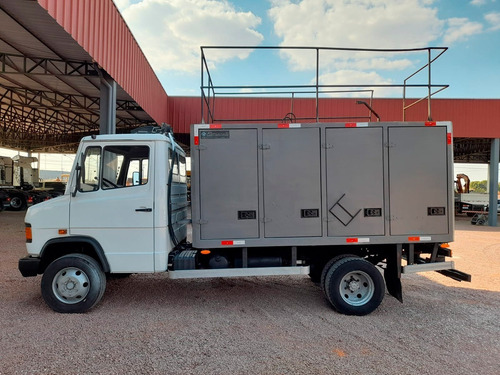 MERCEDES BENZ 710 4X2 2011 COM COMBOIO LUBRIFICANTE=1315,210