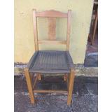 Cadeira De Madeira Antiga Com Assento Em Fibra Sintética