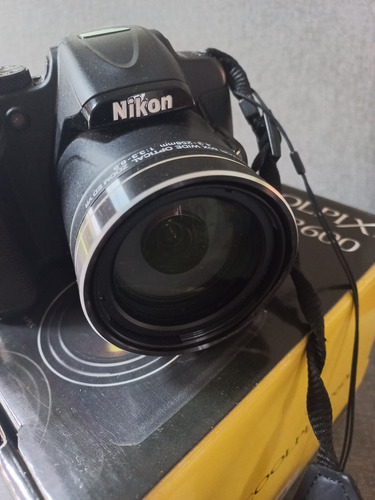 Camara Nikon Coolpix P600