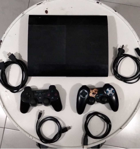 Consola Ps3, Con Dos Joystick Y Sus Respectivos Cables