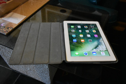 iPad Apple 4th Generation  A1458 9.7  32gb White 1gb Ram