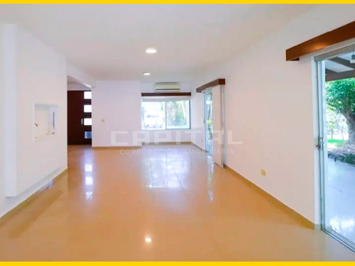 Casa En Venta En El Condominio Jardines Del Urubo - Imagen 4