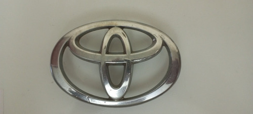 Emblema Parrilla Toyota Rav4 Original 75311-1e010 Usada Foto 2