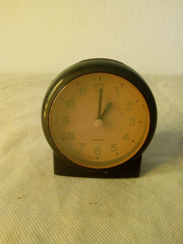Reloj Despertador. A Pila. Vintage