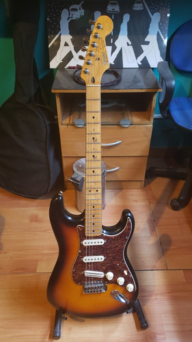 Guitarra Fender Stratocaster Made In Mexico