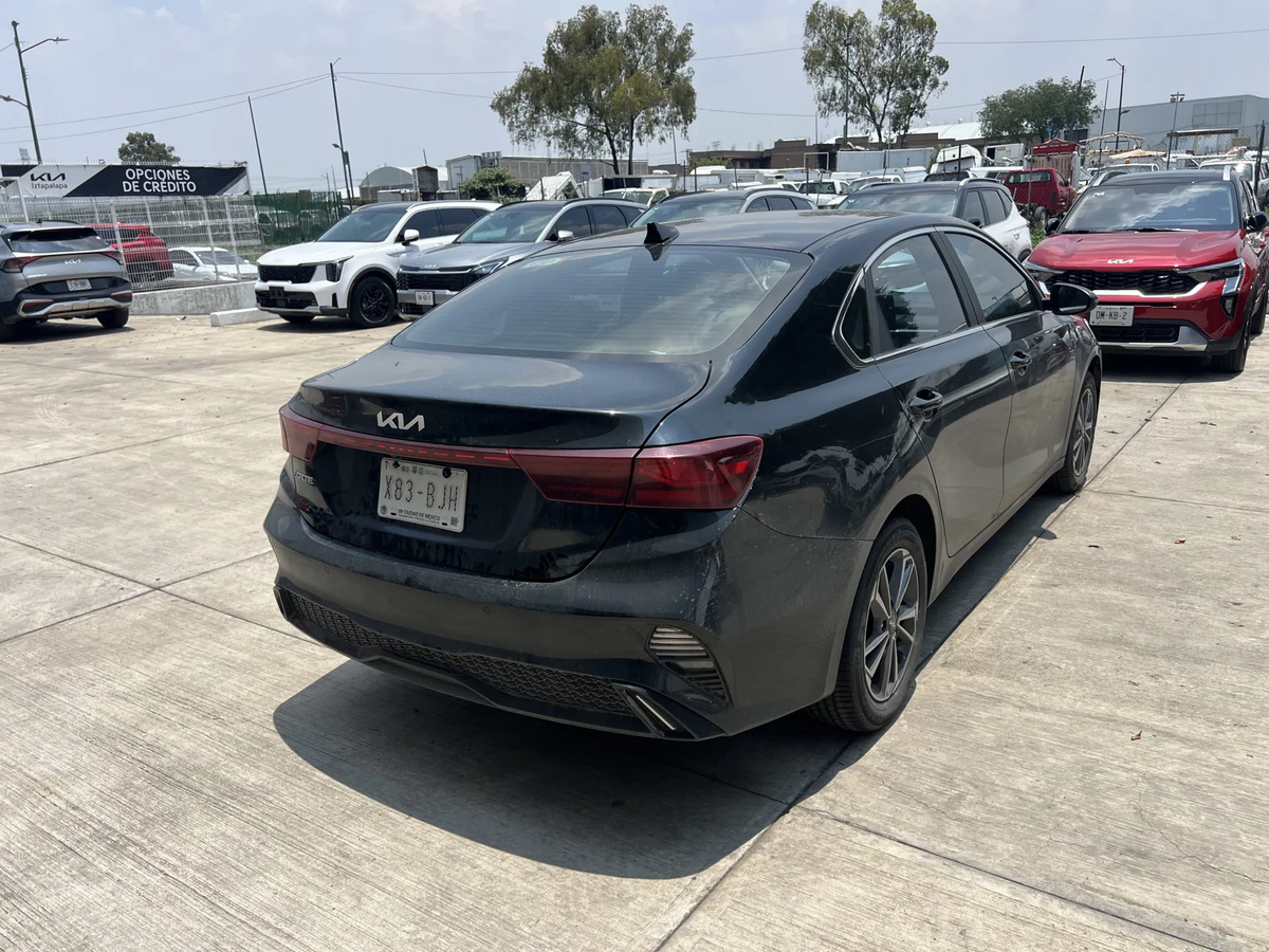 Kia Forte 2022 - Imagen 5
