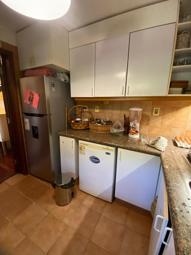 Alquilo Hermosa Casa, 3 Dormitorios, 3 Baños. Con Garaje. Excelente Propiedad En Carrasco Sur. - Imagen 2