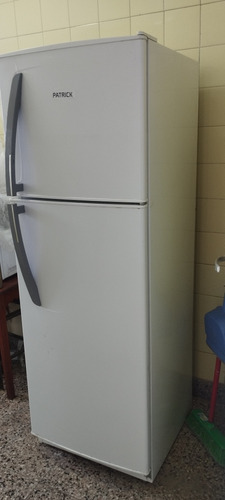 Heladera Patrick Hpk 135 Con Freezer