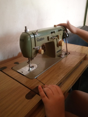 Maquina De Coser Godeco 