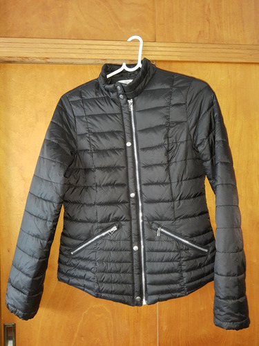 Campera Negra Talle S Usada