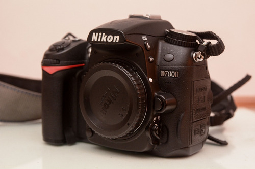 Camara Nikon D7000 Dslr 