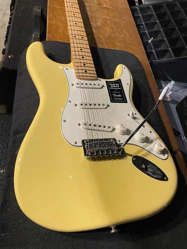 Fender Stratocaster Player Series