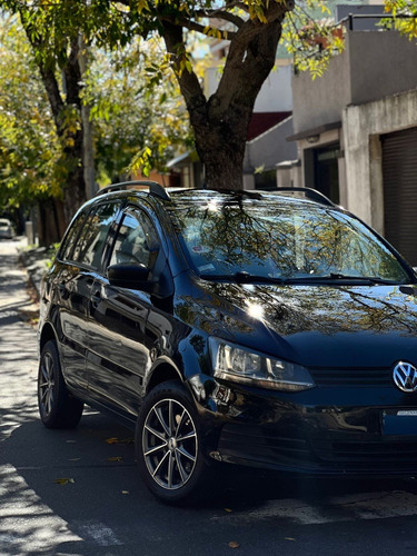 Volkswagen Suran 2015 1.6 Comfortline 101cv