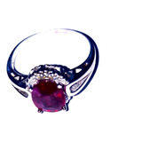 Anillo De Plata Solida 925 Con Un Ruby Natural  Y Circones  