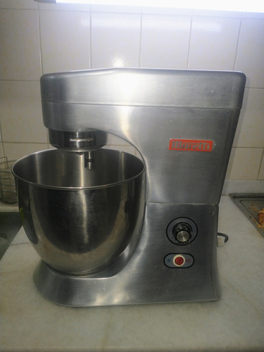 Batidora De Pie Moretti Profesional Mixer-7 Plateada.