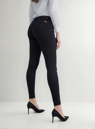 Pantalón Oggi Chinos Skinny Gabardina Negro Dama