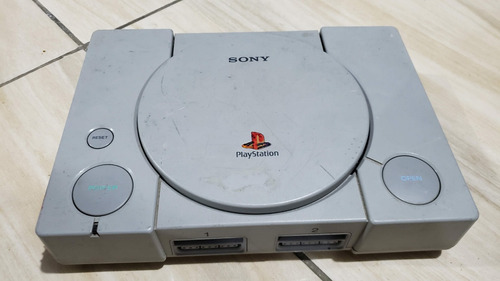 Playstation 1 Fat Só O Aparelho. O Leitor Não Leu. Tá Com Defeito. 30.  M48