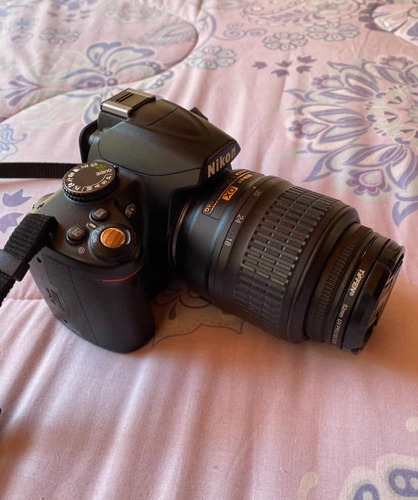 Camara Nikon D3100