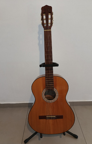 Guitarra Criolla Clásica Fonseca 50 Con Soporte Y 2 Afinidor