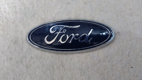 Emblema Logo Ford Fiesta Move 2011 2012 2013 2014 Delantero  Foto 6