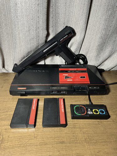 Master System 1  + 2 Cartuchos Originais + Pistola