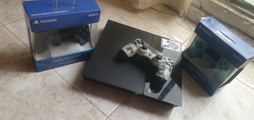 Playstation4, 3 Controles 2 Originales 1 Generico.