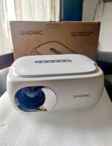 Proyector Gadnic Full Hd 1200l