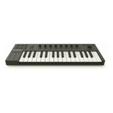 Teclado Controlador Native Instruments Komplete Kontrol M32